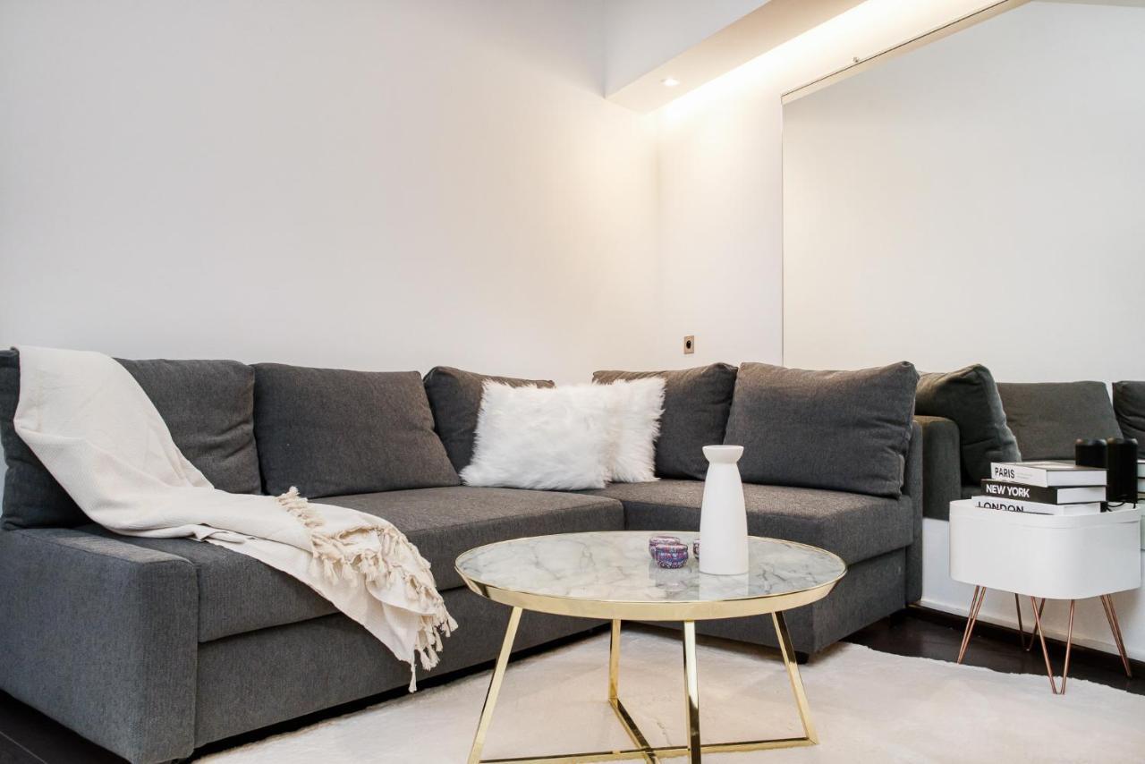 Appartement Place Des Lices Avec Parking Saint-Tropez Exterior photo